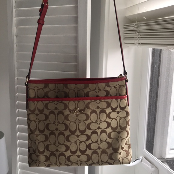 Coach Messenger Bag Excellent Condition - Picture 7 of 11